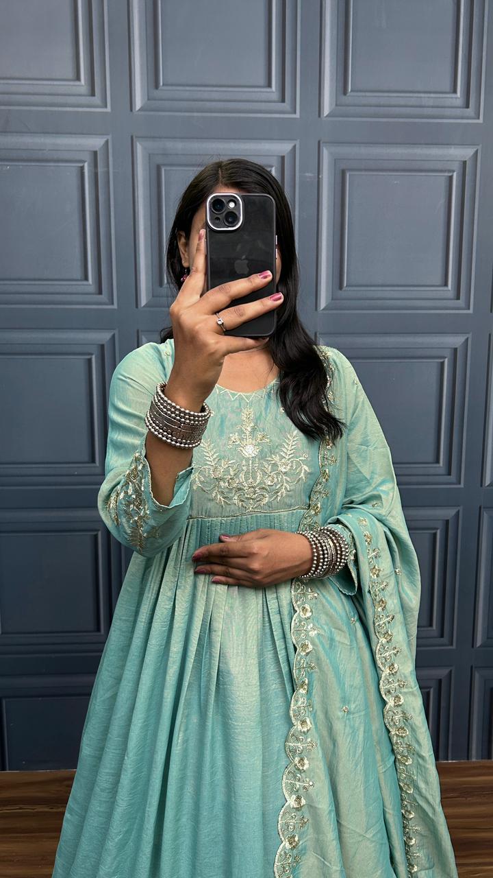 Soft South Tissue Gown