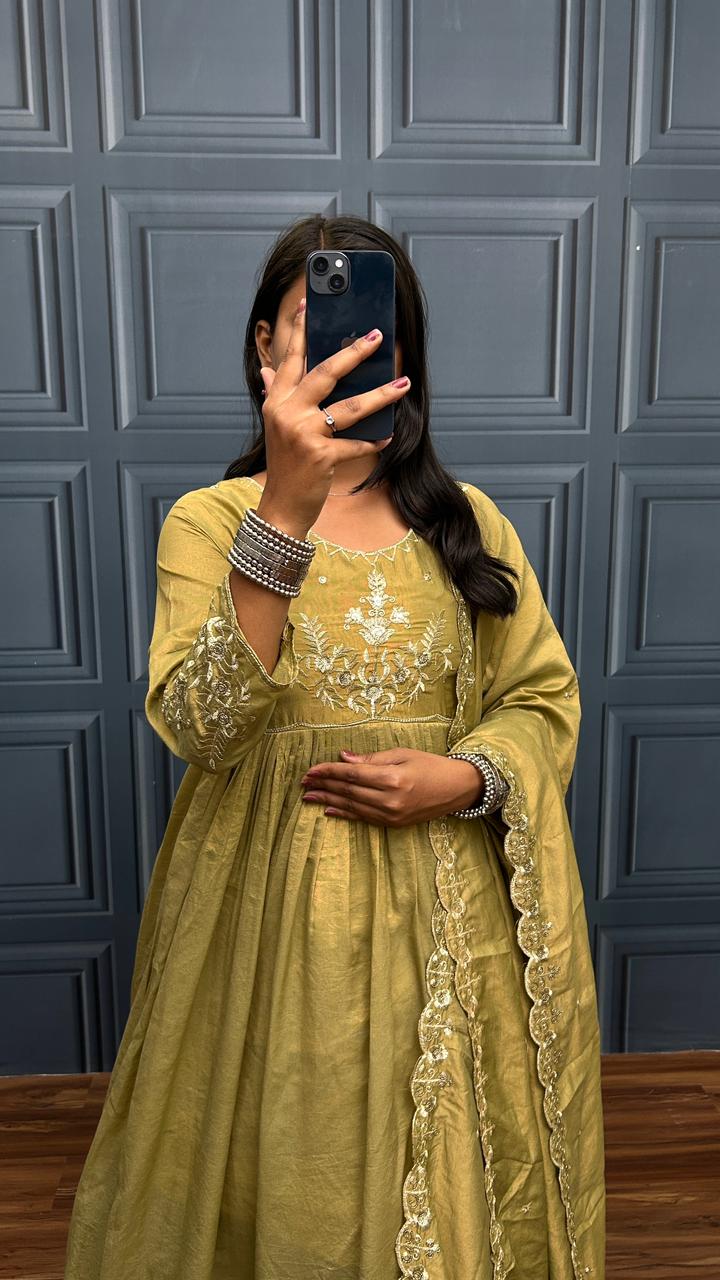 Soft South Tissue Gown