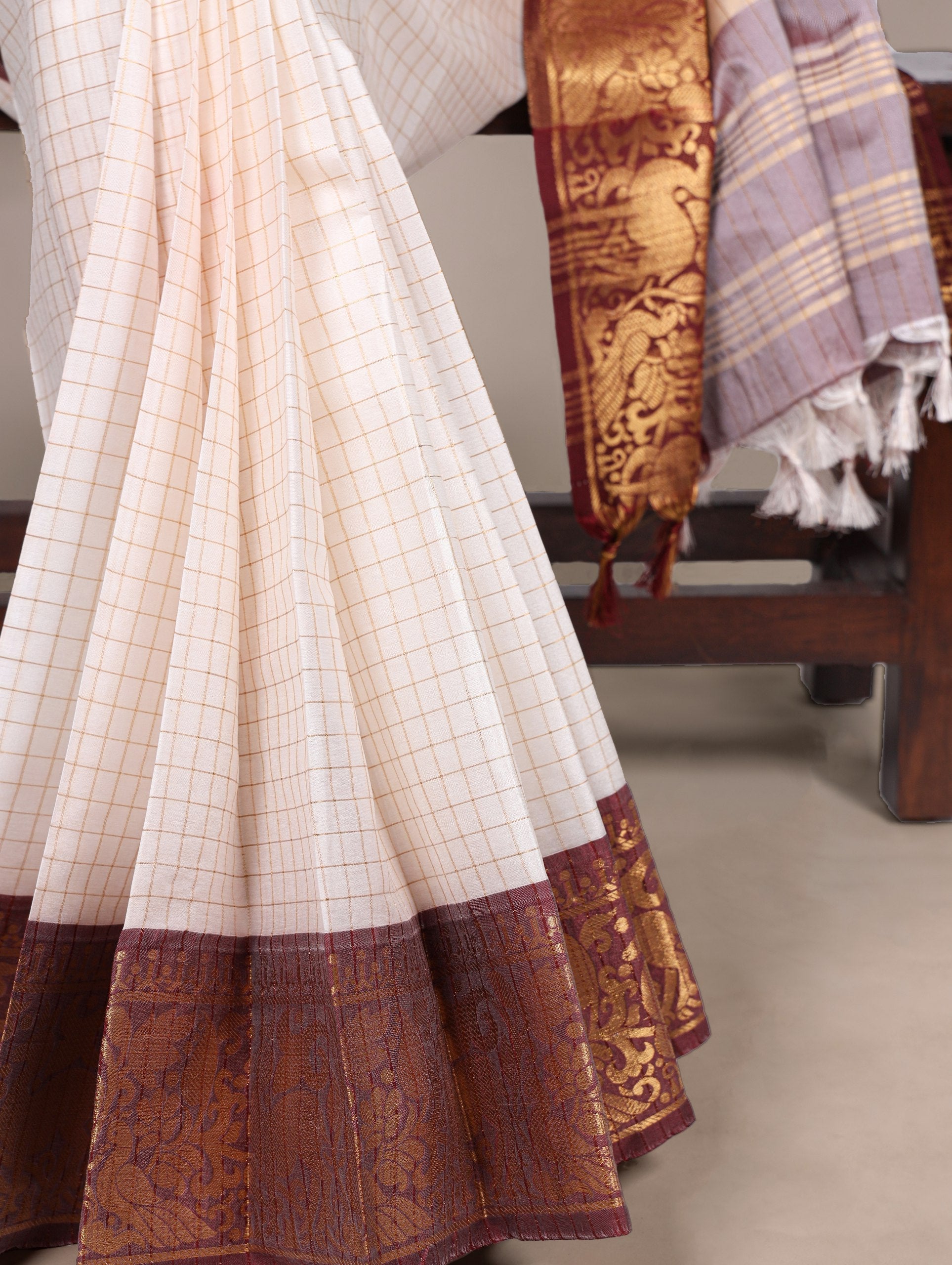 Poly cotton with Zari borders