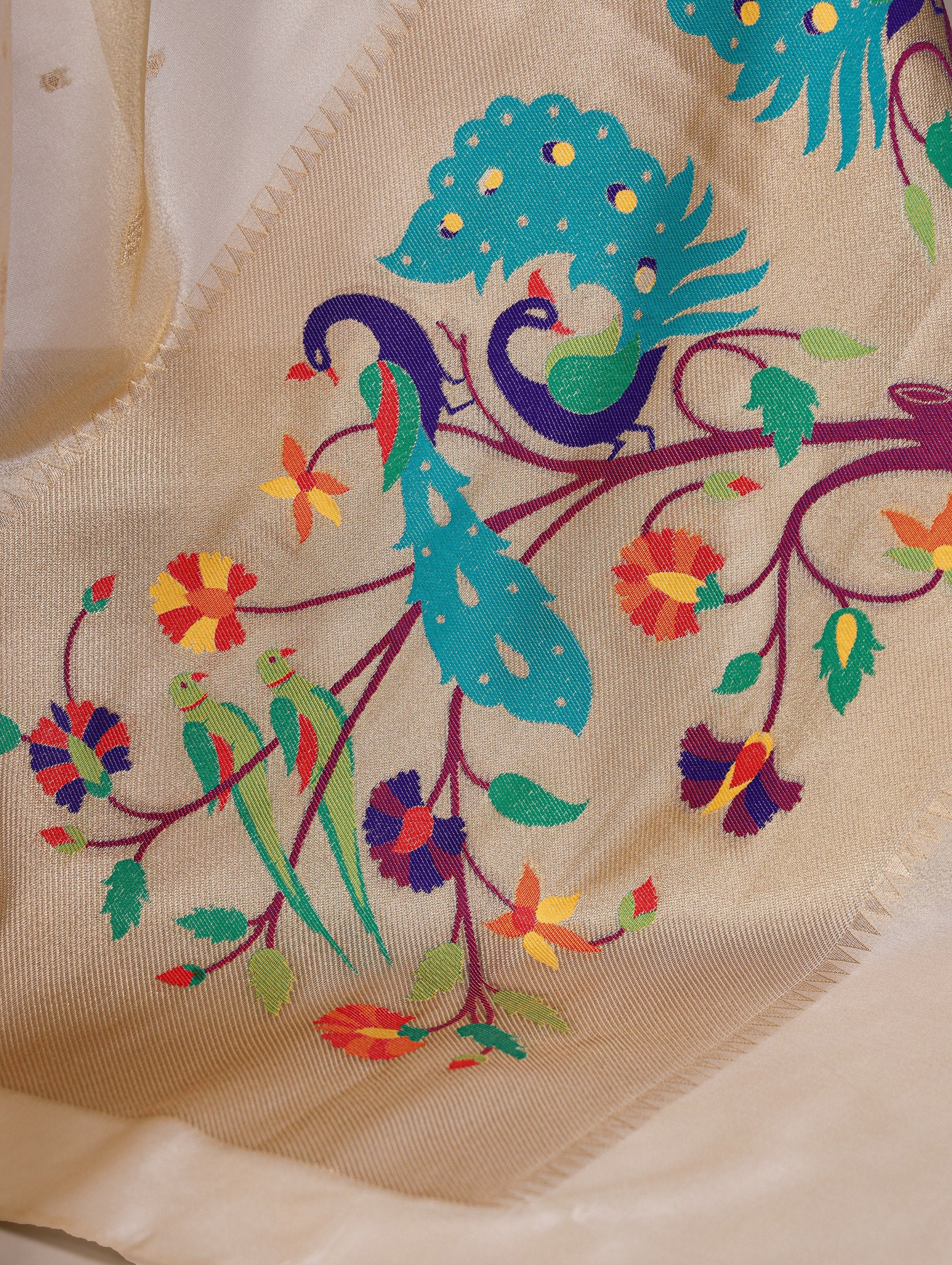 Tissue paithani saree