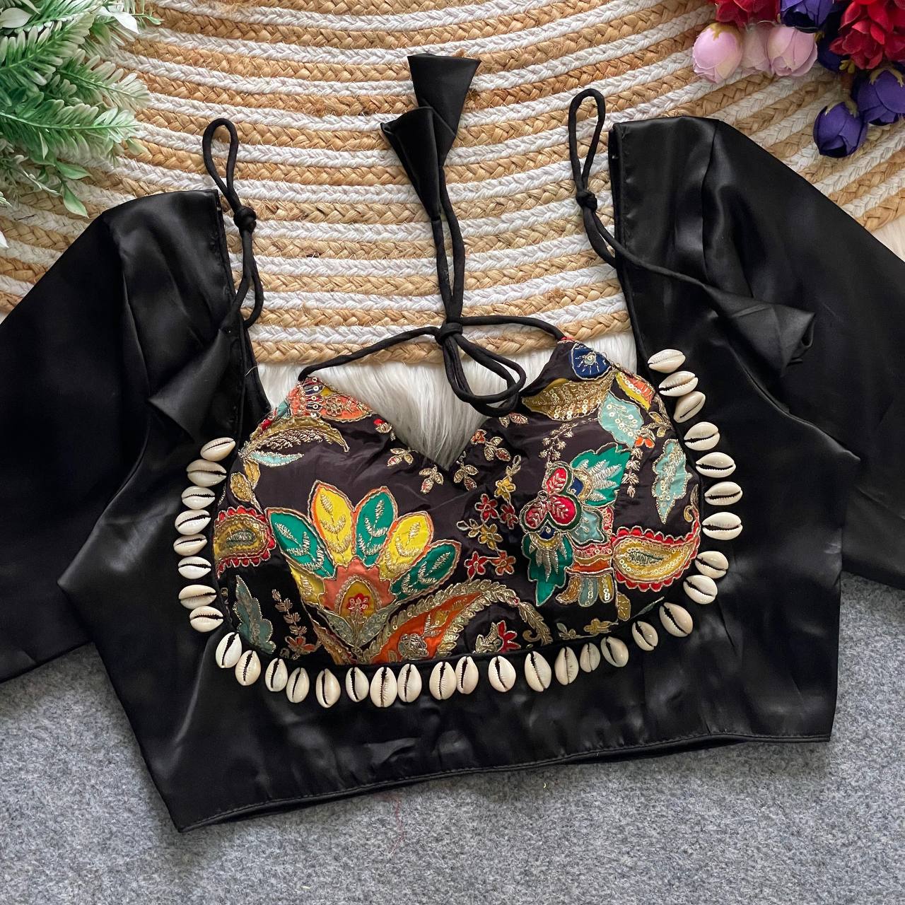 Heavy position print embroidered work with handwork of real shells