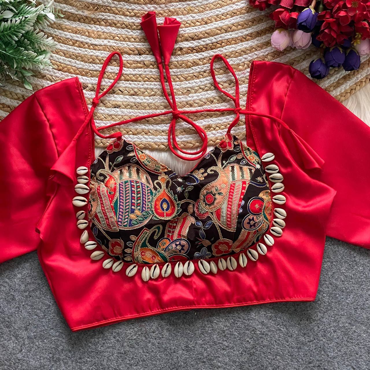 Heavy position print embroidered work with handwork of real shells