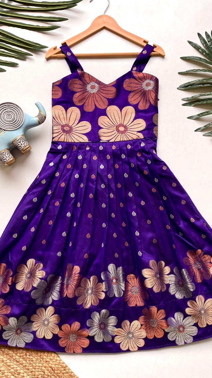 Charming 1 piece dress