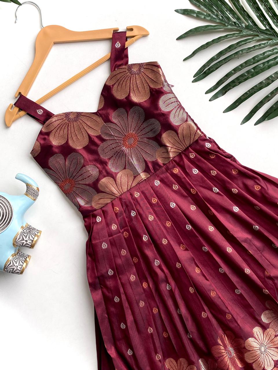 Charming 1 piece dress