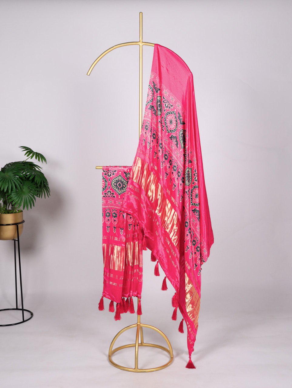 Bandhej silk dupatta