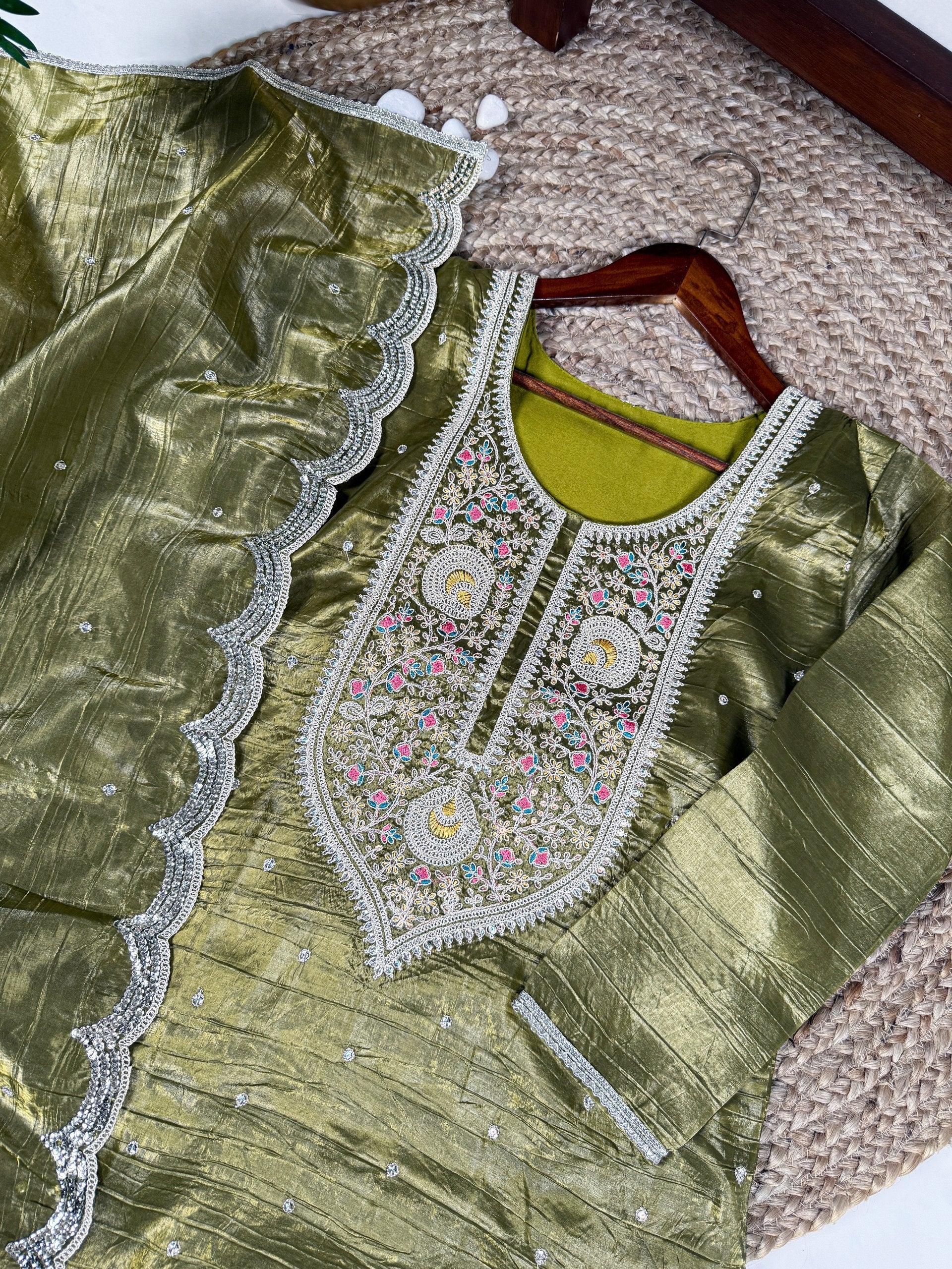 Earthy tonned, royal wibes dress