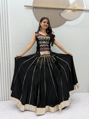 Navratri special mother-daughter Lehenga choli