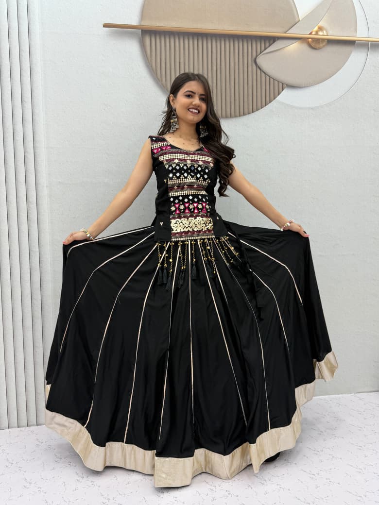 Navratri special mother-daughter Lehenga choli