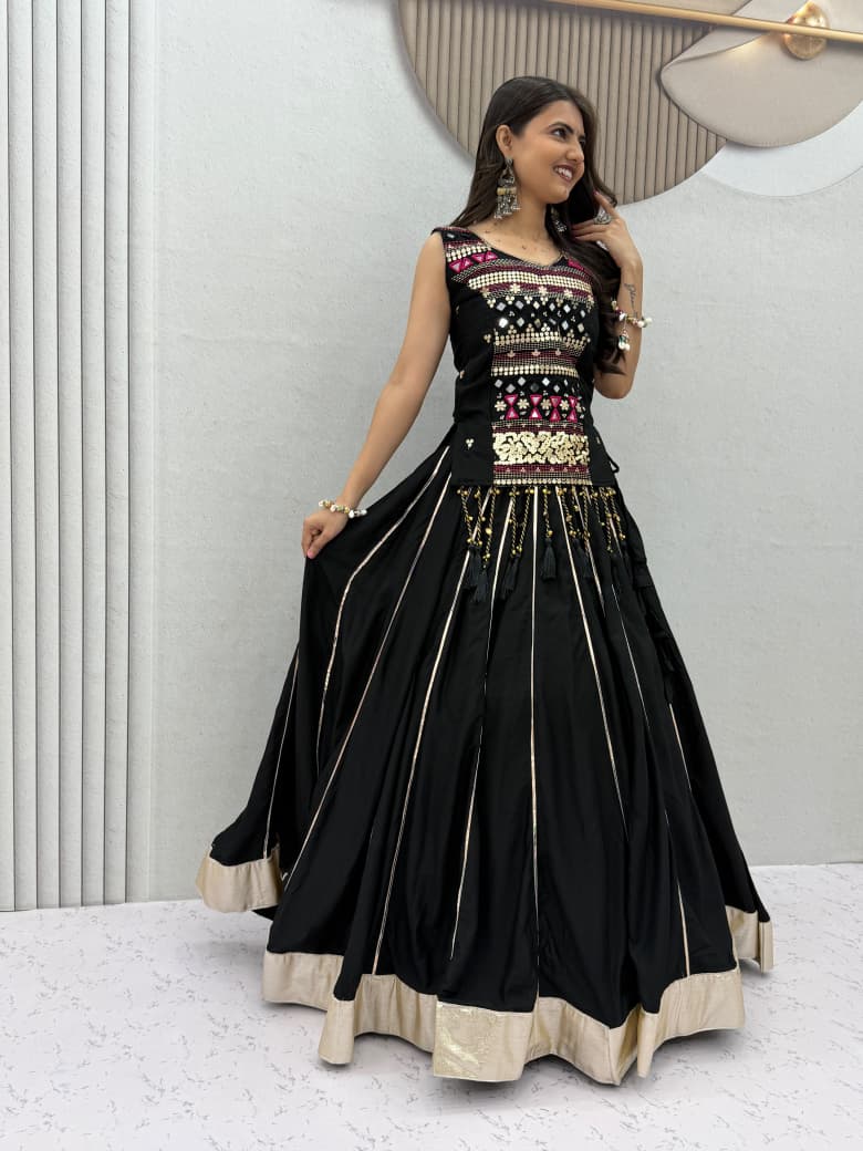 Navratri special mother-daughter Lehenga choli