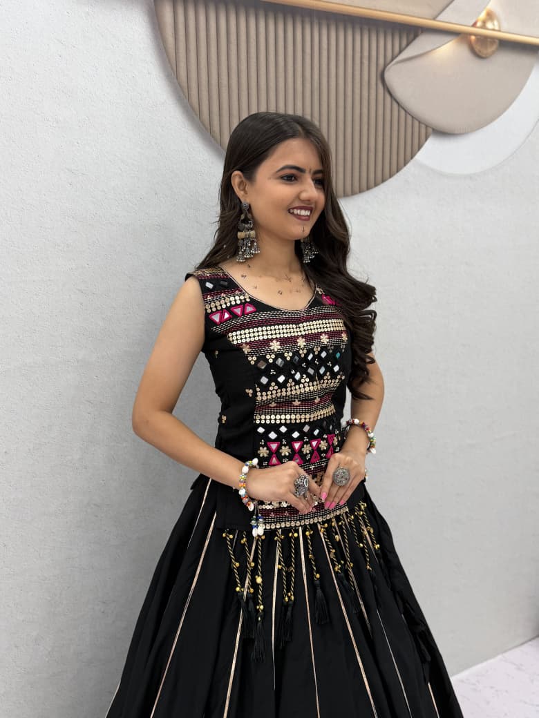 Navratri special mother-daughter Lehenga choli