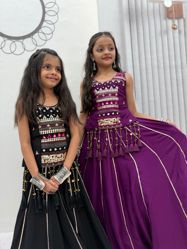 Navratri special mother-daughter Lehenga choli