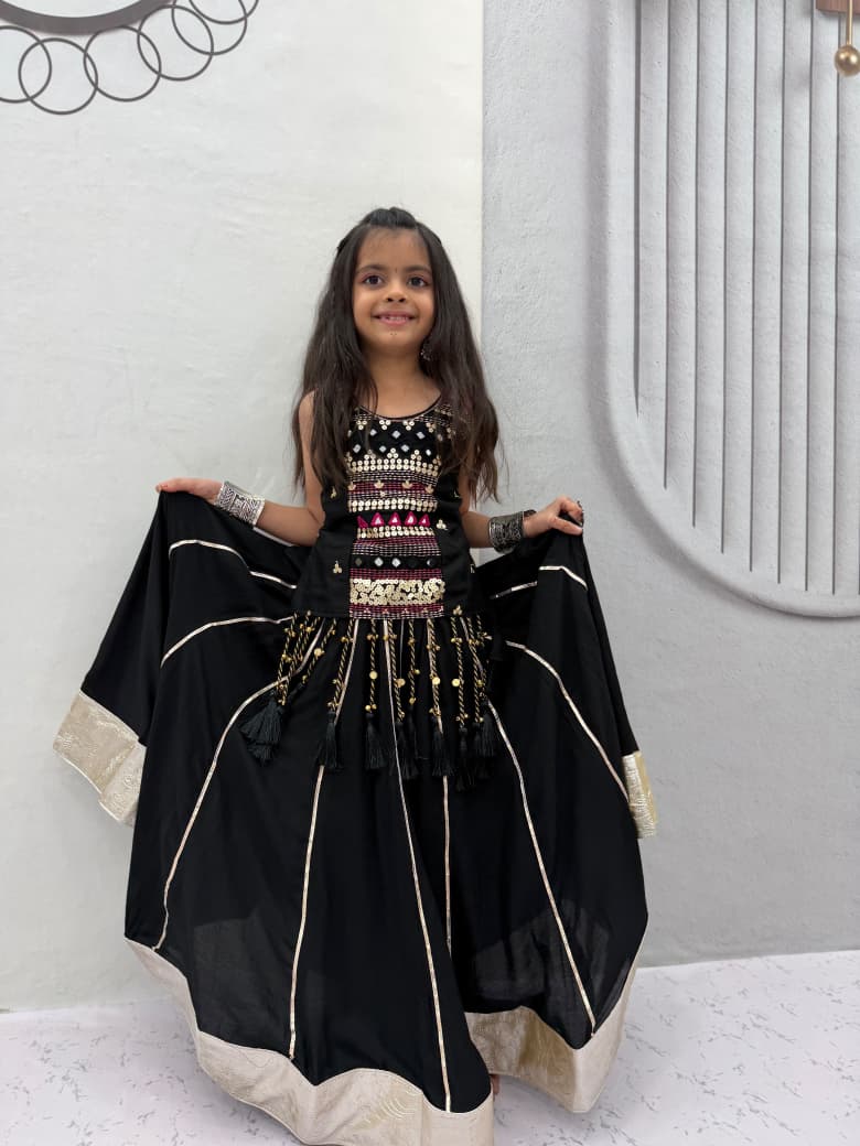 Navratri special mother-daughter Lehenga choli